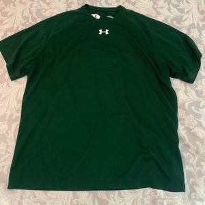 Men’s Under Armour performance t-shirt.